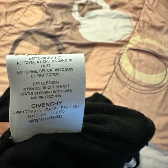 Large Givenchy wool sweater for sale - Picture 5 of 6